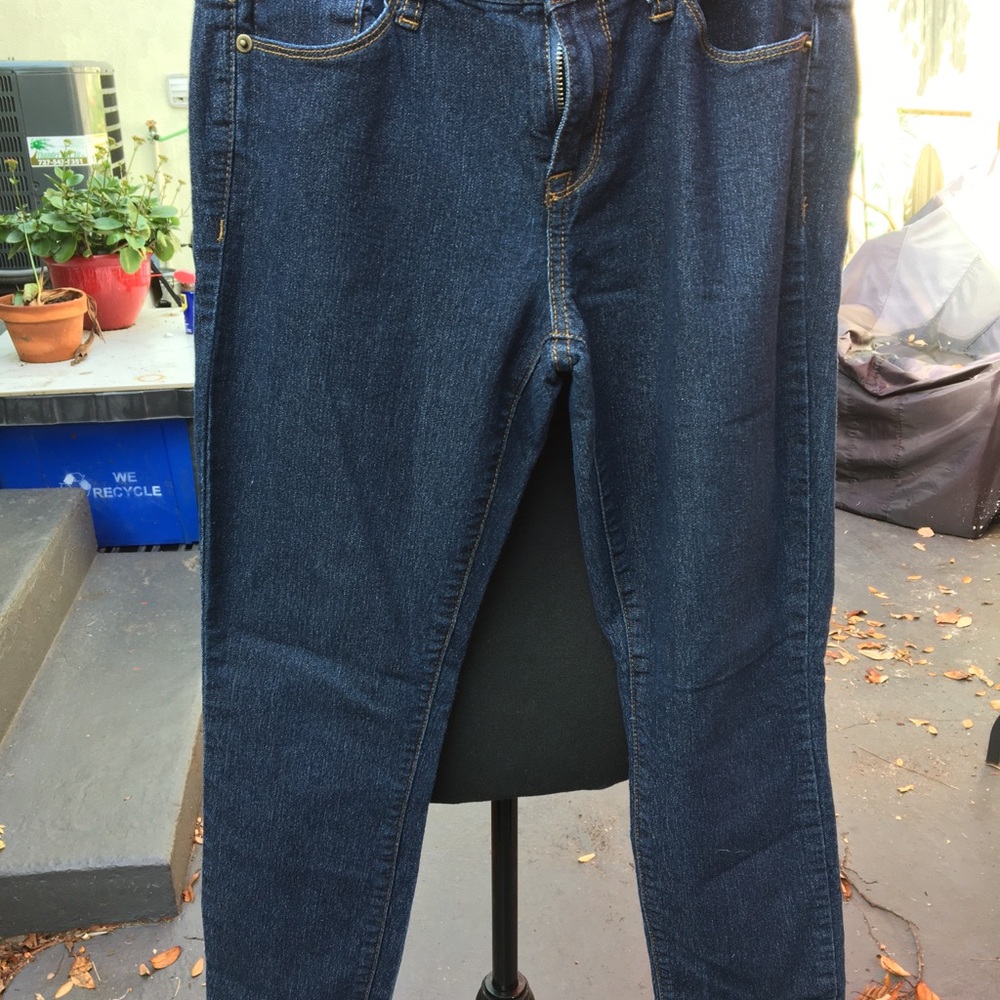 Forever 21 Cotton Skinny Dark Blue Jeans Size 27